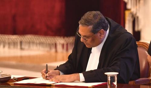 CJI Urges Legal Community to Improve Drafting and Embrace Mediation