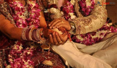 First Marriage Irrelevant For Seeking Interim Maintenance under Section 24 of HMA: Allahabad High Court