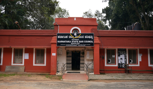 Karnataka HC Directs BCI to Respond on Plea Seeking Dissolution of State Bar Council