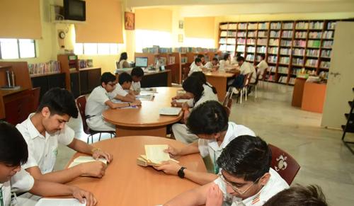 Delhi High Court Asks School To Restore Class X Student’s Admission After Advocate Offers Fee Support