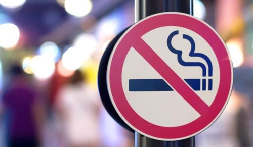 Is it legal to smoke in public places in India?